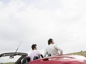 ドイツの名門、高級スポーツカーの魅力を余すところなく解説